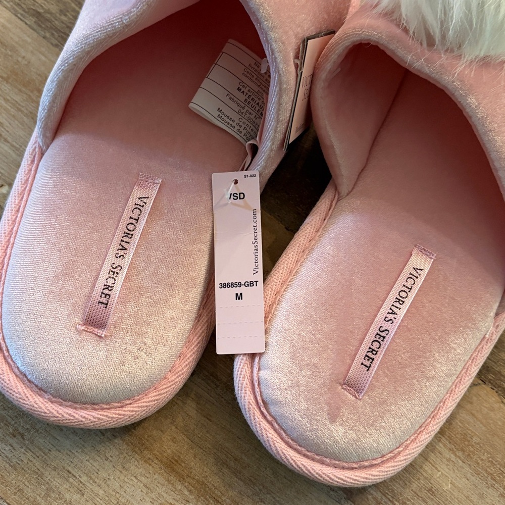 Victoria's Secret Women’s Pom Pom Slip On Slippers Pink White, Size Medium 7-8 - Picture 7 of 8